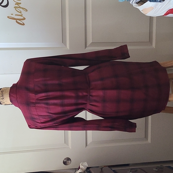 Button down long sleeve Dress - Picture 3 of 5